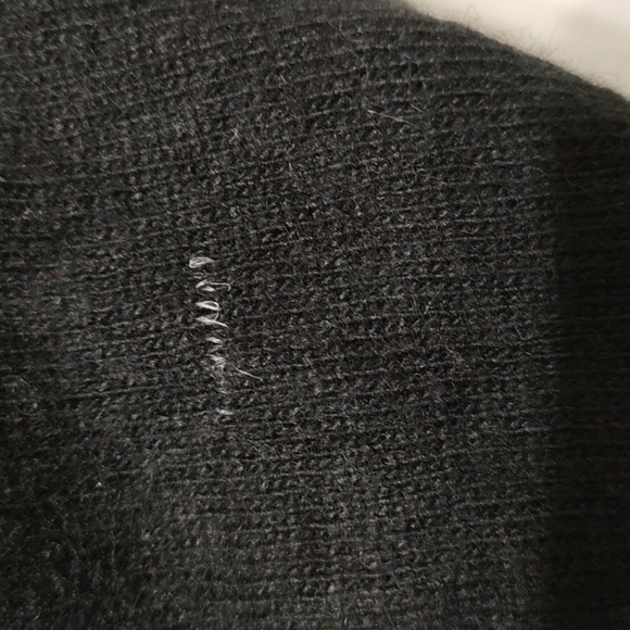 Wildfox No. 9 Black Pullover V-Neck Gold Sequins Size M - Picture 4 of 7